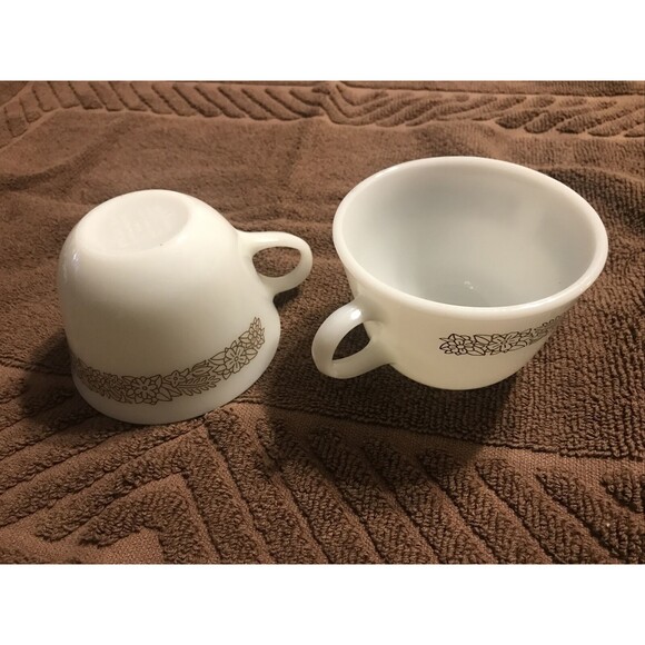 PYREX Other - 1970's‎ PYREX Woodland Brown Coffee Cups/Mugs
